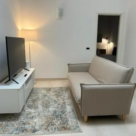 Eli Luxury Apartment